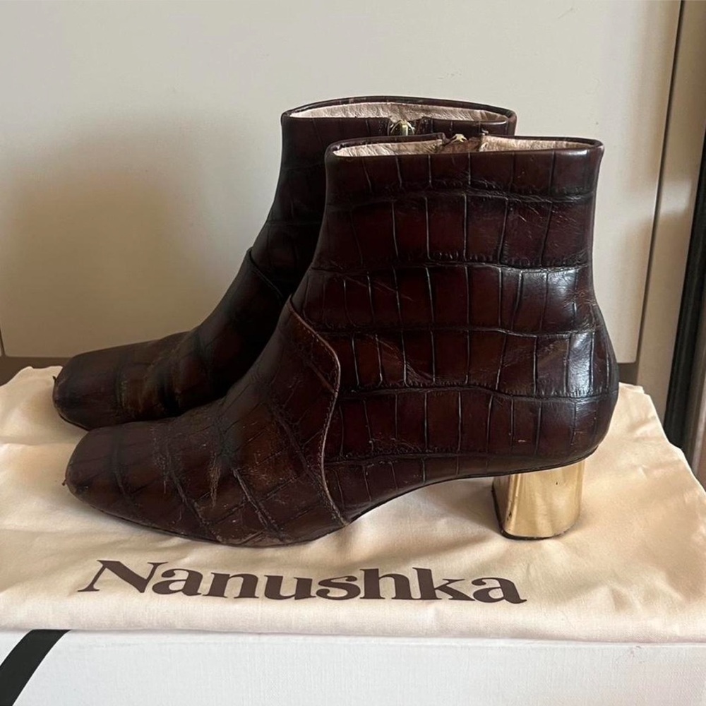 NANUSHKA Clarence Croc-Effect Leather Ankle Boots in Brown with Gold Heel